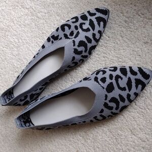 Gray and black womens animal print mesh flats. NWOT. Size 7.5